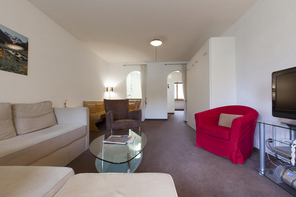 Residenz Alpina Im Kurhaus Apartment Lenzerheide Ruang foto
